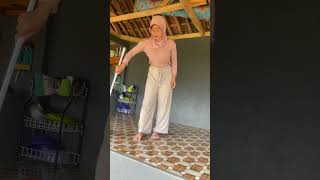 Nisa Bersih Bersih Saung