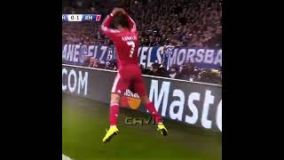 Pembe Formalı Ronaldo