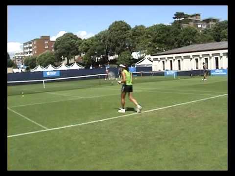 杉山愛 and 鄭傑 practice in Eastbourne 2009 1