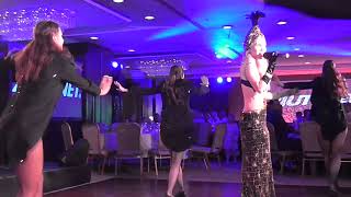 Erdőhegyi Brigitta és Maffia Swing tánckar: Singsing