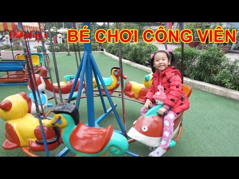 BÉ ĐI CHƠI CÔNG VIÊN - Chơi đu quay, chơi cầu trượt ♥ Dâu Tây Channel