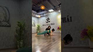 Cách Thực Hiện Tư Thế Tấm Ván Chuẩn Trong Yoga Luna Thái
