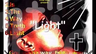 Watch Avias Seay Light video