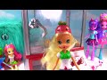 My Little Pony Play the Claw Machine