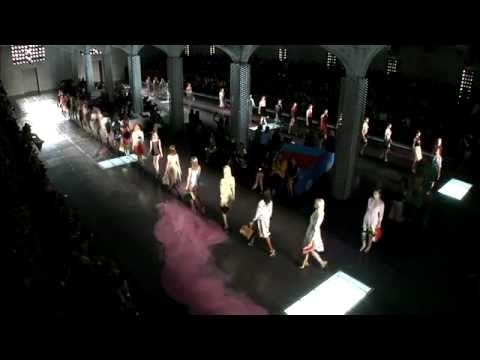 PRADA SPRING/SUMMER 2012 WOMENSWEAR SHOW