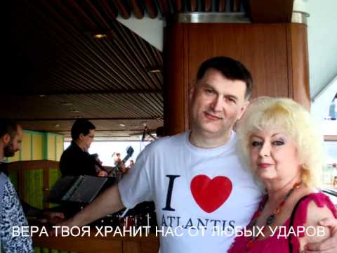 Друг поздравляет друга с юбилеем Друг поздравляет друга с юбилеем