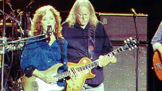 Watch Bonnie Raitt Never Make Your Move Too Soon video