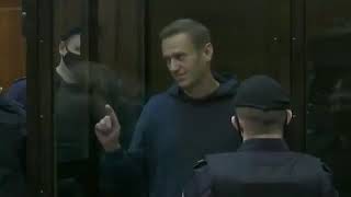 Алексей Навальный Рисует Сердечко Юле Навальной В Зале Суда