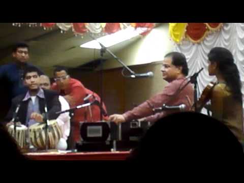 Tum Itna Jo Muskura Rahe Ho sang by Anup Jalota
