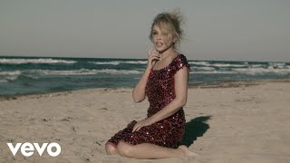 Watch Kylie Minogue Golden video