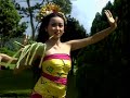 image Tari Pendet Dari Bali Indonesia