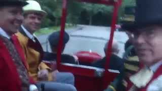 100 Sfa Rondrit Met Brandweer Auto