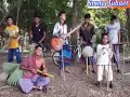 অল্পনা বয়সের ছকিনা ছেরি আমার মনটা কেন করলি চুরি. সত্তি করে বলনা ছেরি গো কোন জেলায় বাড়ি