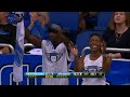 Maurice Harkless posterizes Robin Lopez!