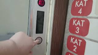 90S Unknown Lift In Sayılgan Iş Hanı, Osmangazi, Bursa, Turkey.