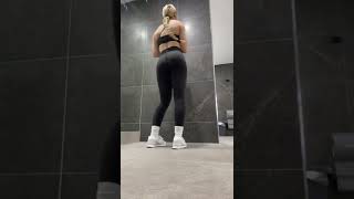 Дочь наприседала такую задницу что отчима аж сорвало