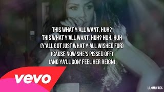 Watch Lil Kim Identity Theft video