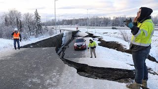  | ABD: 7 büyüklüğündeki deprem yolu ikiye ayırdı