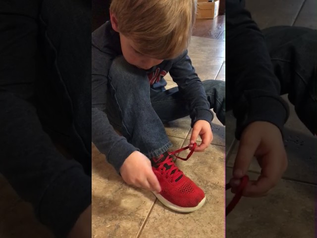 Little Boy Demonstrates His Cool Shoe Tying Trick - Video