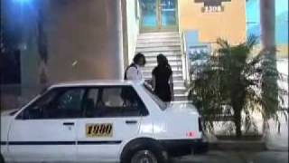 Watch Ricardo Arjona El Taxista video