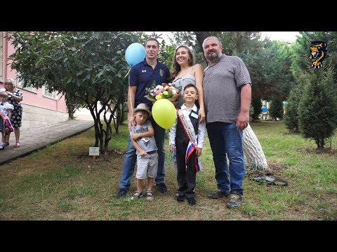 С Днем знаний: Никита Щитов отвел сына в 1 класс