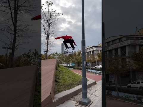 🚀 Berke Dikişcioğlu Big Backside Flip In Izmir, Turkey!