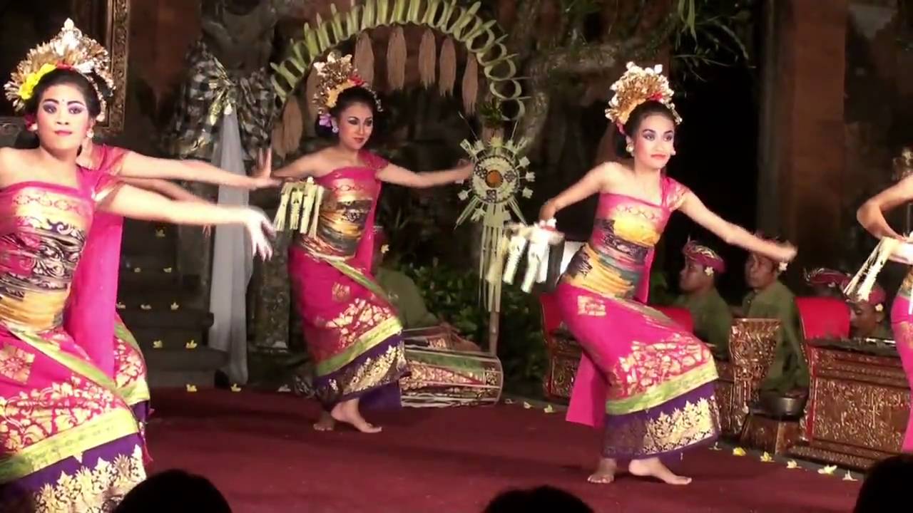 Gabor Dance Performance at Ubud Royal Palace - YouTube