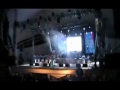 yunuhen villa y la banda monarca en concierto