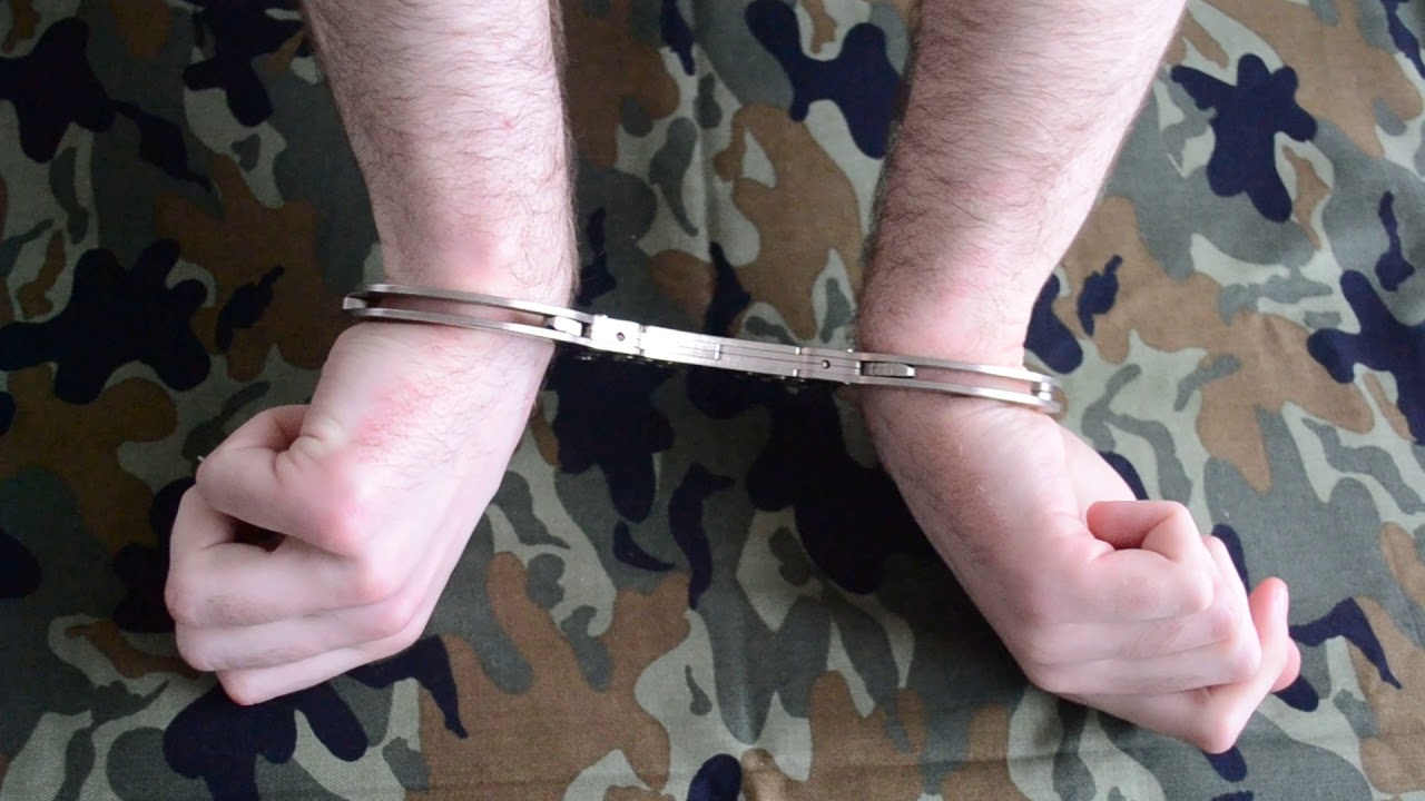 Self handcuff