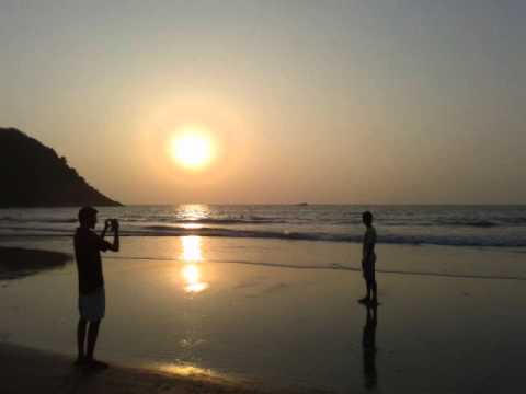 Mujhe raat din bas mujhe chahti ho....