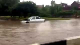 Видео Затопленные улицы Ростова-на-Дону (Малиновского) от Максим Максимов, улица Малиновского, Ростов-на-Дону, Россия