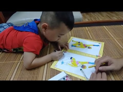 Dạy Bé tập tô màu siêu nhân | hướng dẫn bé tô màu | Vlog Nhà Bi 02