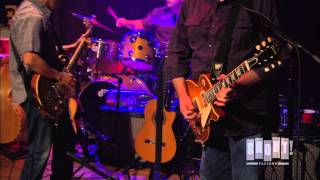 Watch Los Lobos Wicked Rain video