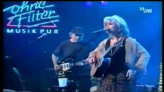 Watch Emmylou Harris The Pearl video