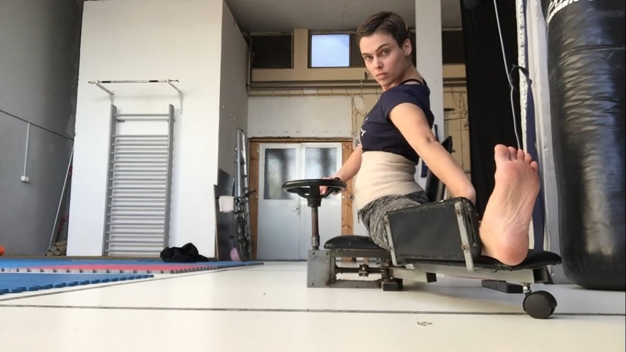 Flexible muscle milf brutal contortion fucked