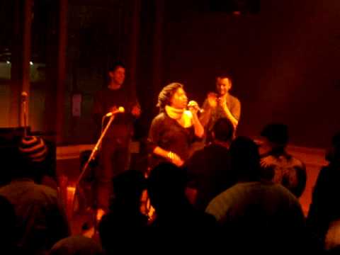 Queen Godis Live  The Blue Room 12152009 Pt 2 Of 3