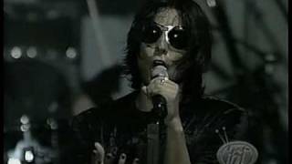 Watch La Ley Guerrillero video