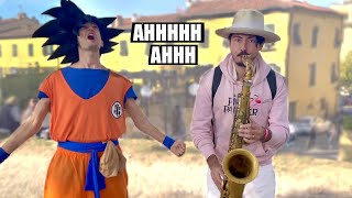 Sax Guy Surprises Cosplayers With Their Anime Songs (2 Part) Lucca Comics 2022