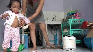Beautiful Mom & Daughter Daily Work
