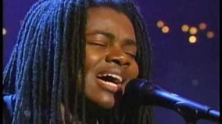 Watch Tracy Chapman Say Hallelujah video