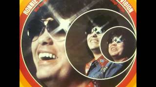 Watch Ronnie Milsap I Got Home Just In Time To Say Goodbye video