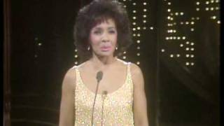 Watch Shirley Bassey New York State Of Mind video