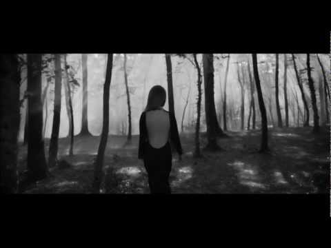 Aynur Aydın - Nolur Gitme Klip - (2013 Yeni Official Müzik Video)