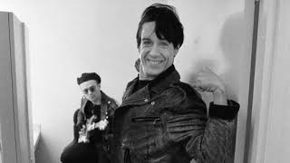 Watch Iggy Pop Baby It Cant Fall video