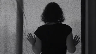 Escondida. Susana Aguiló. Pianista, compositora y cantante.