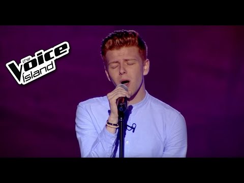 Aron Brink -  Dancing on My Own | The Voice Iceland 2015 | The Blind Auditions