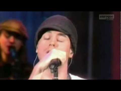 Enrique Iglesias - Addicted (live)