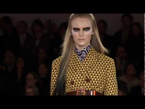 PRADA FALL/WINTER 2012 WOMENSWEAR SHOW