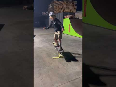 The roll on rail is the perfect gift for any skater‼️👍🏽 #skateboarding #skateedit #skateramp #oc