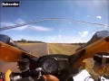 Video: Serpiente sorprende a motociclista durante viaje